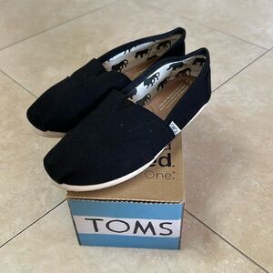Tom’s Classics size 6.5 in black
